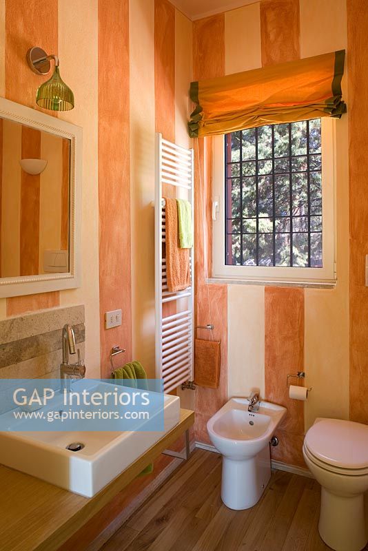 Bathroom with colour washed walls 