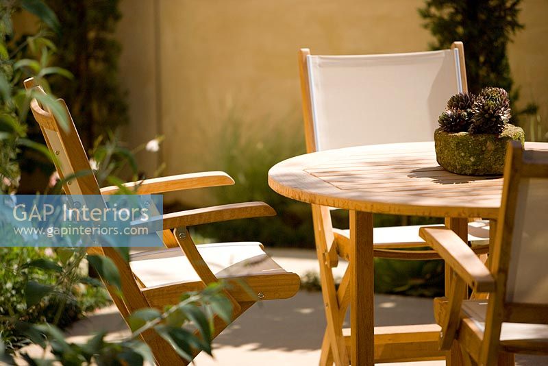 Canvas Chairs in Outdoor Dining Set
