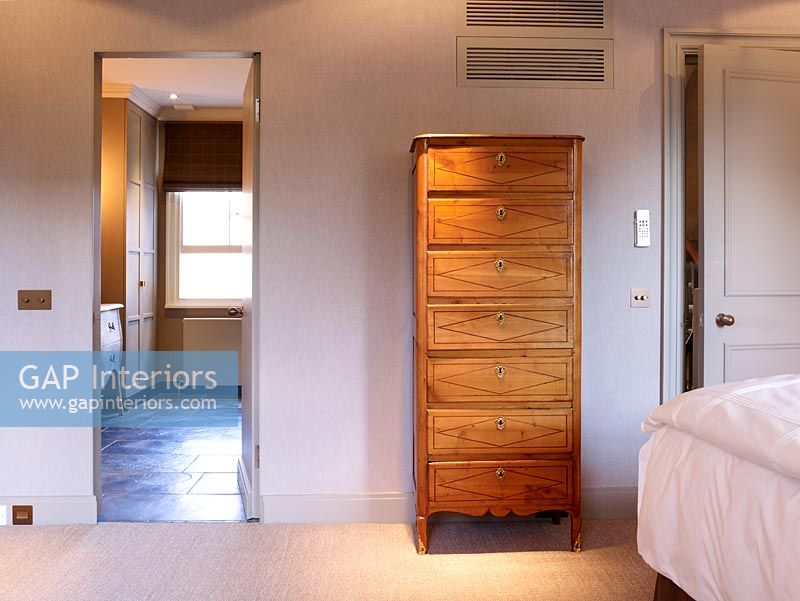 Chest of drawers in modern Bedroom