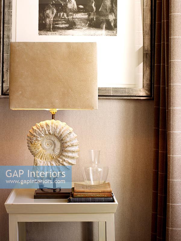 Lamp with decorative fossil base