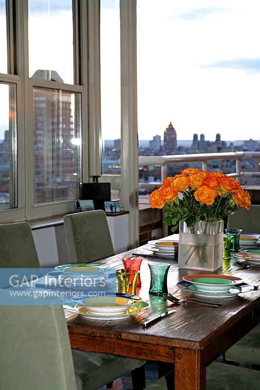 Modern dining room with veiws over New York