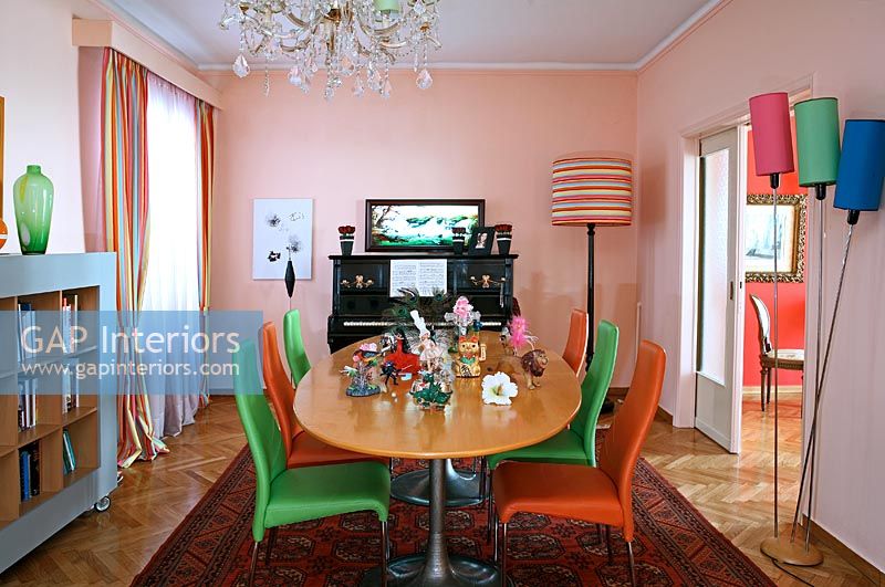 Colourful modern dining room 