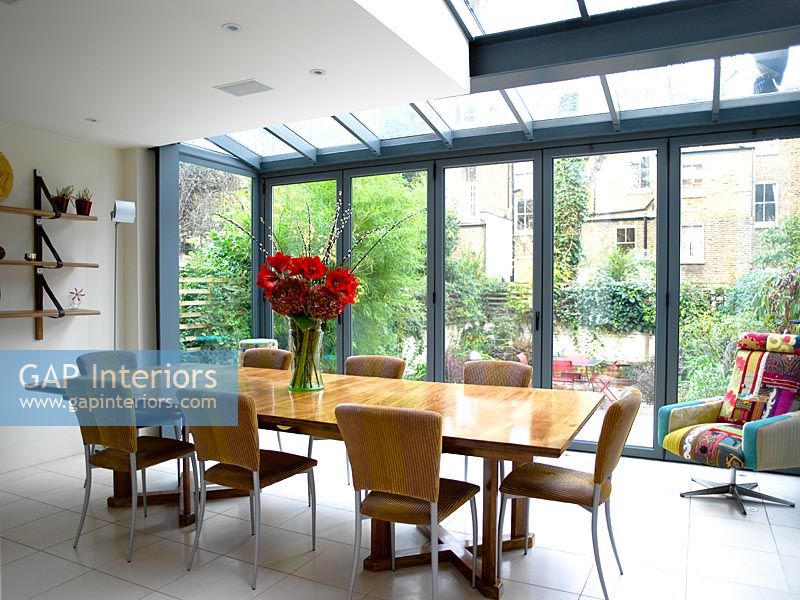 Modern conservatory dining room 