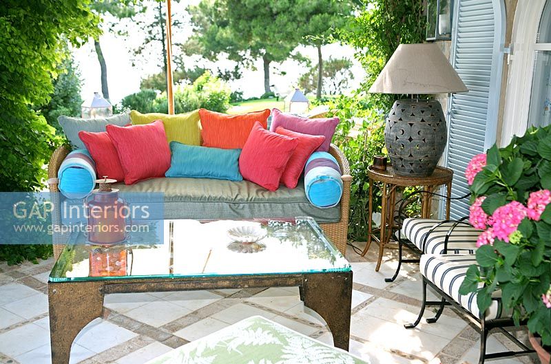 Modern outdoor living room 