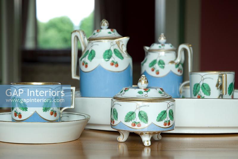 Decorative tea set, detail 
