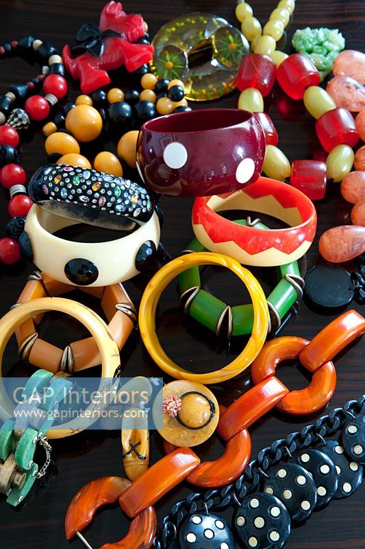 Large selection of colourful costume jewelery 