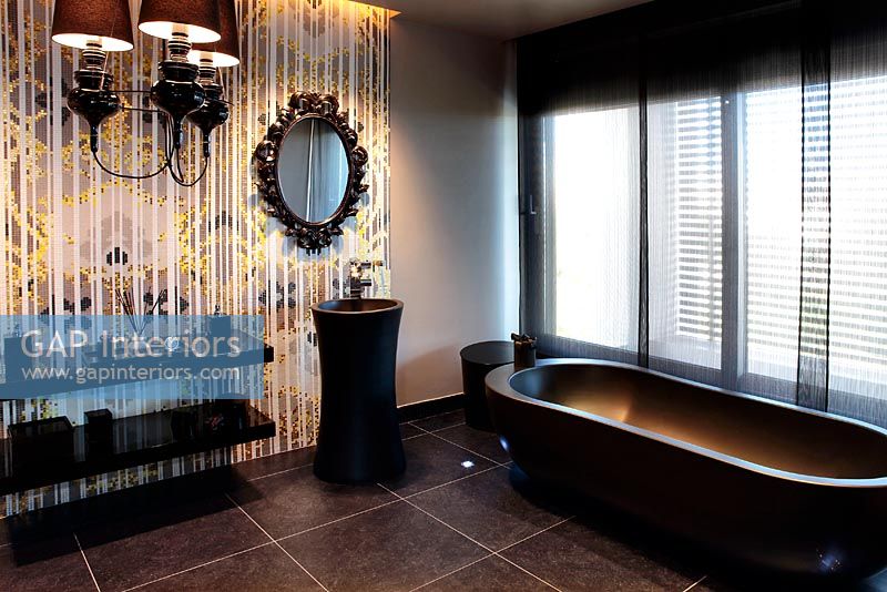 Modern bathroom with feature wall