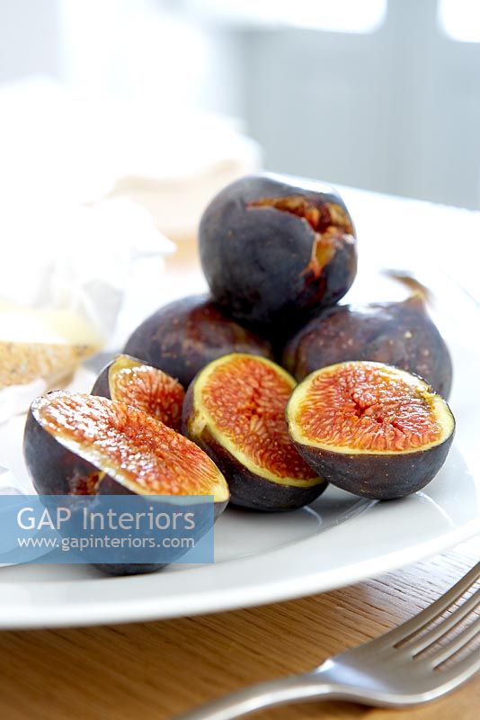Fresh figs on dining table, detail