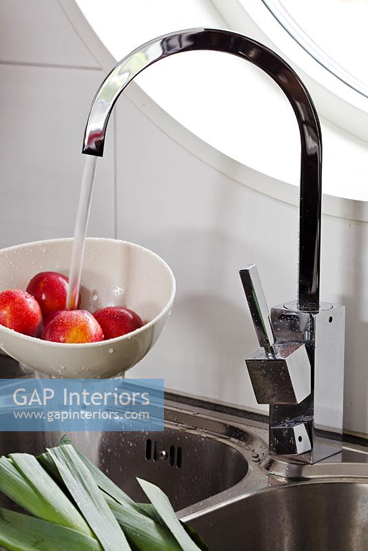Contemporary kitchen tap