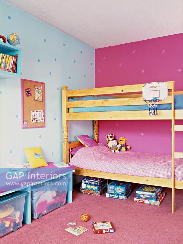 Colourful childrens bedroom with bunk beds 