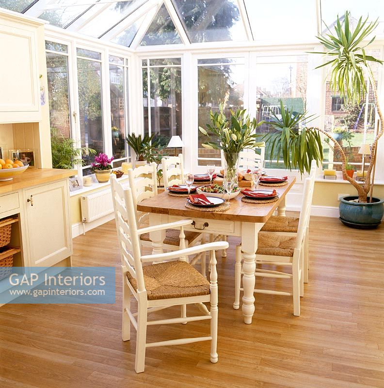 Classic kitchen-diner in conservatory 