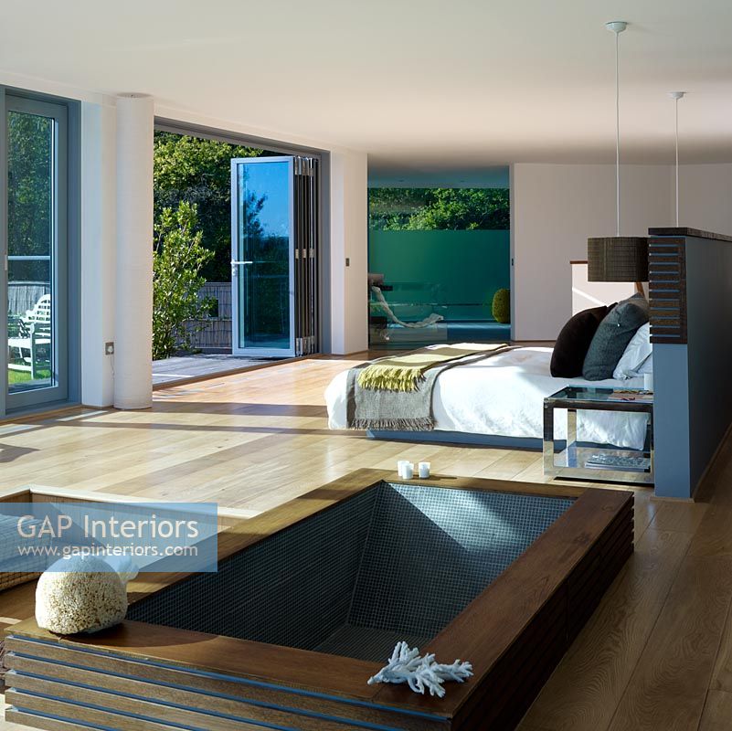 Contemporary glazed bedroom 