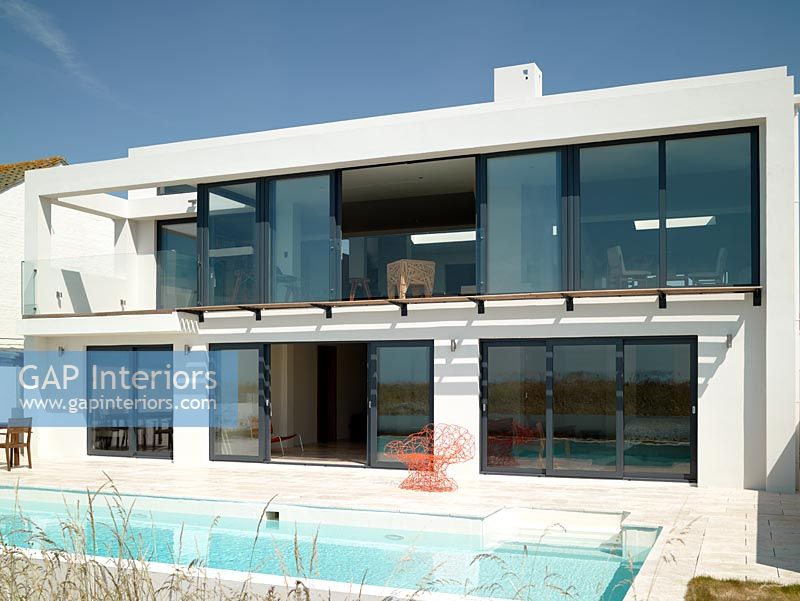 Exterior of contemporary house with pool 