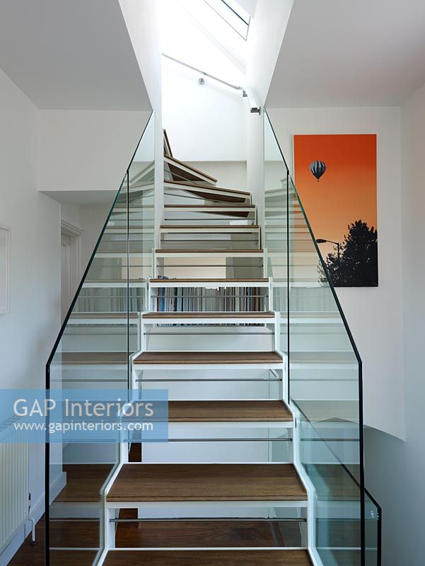 Contemporary staircase 