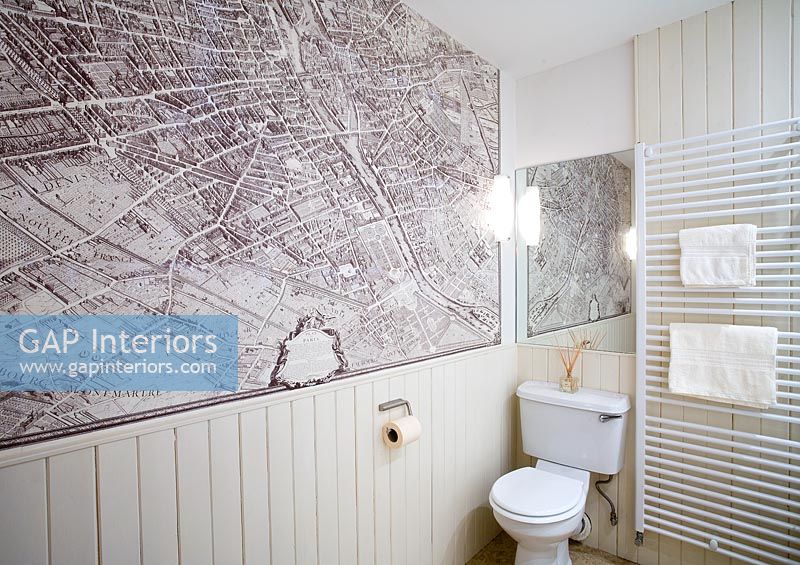Map feature wall in modern bathroom 