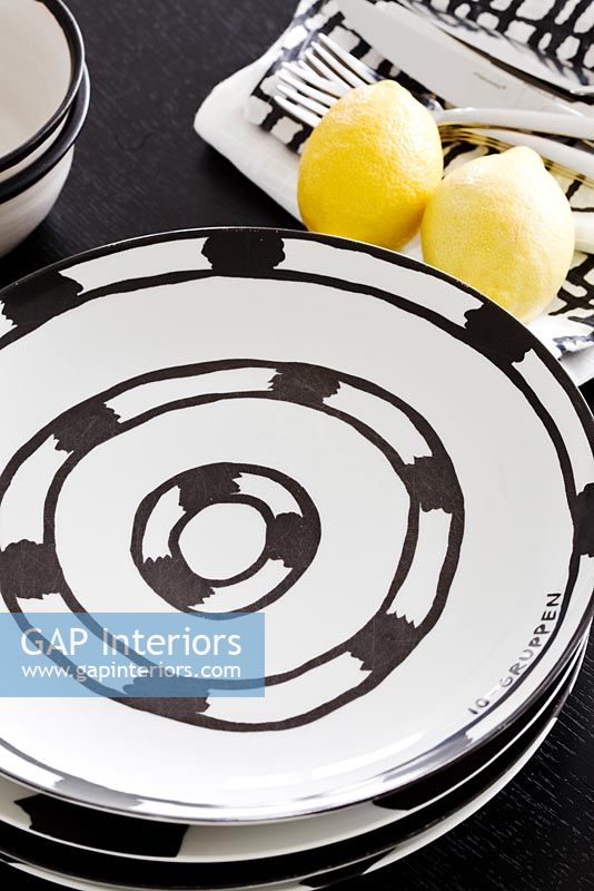 Black and white plates