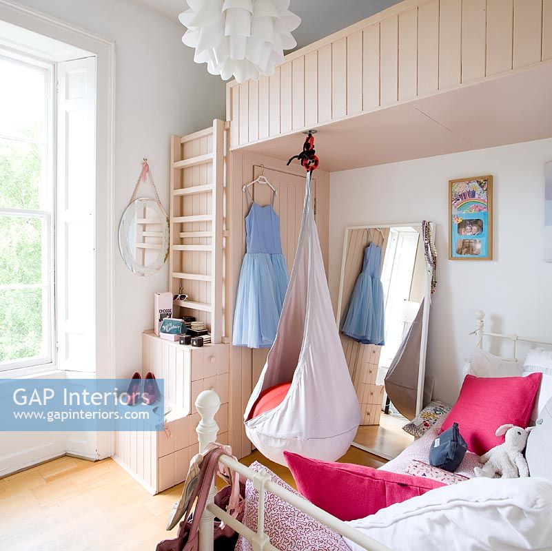 Child's bedroom with bunk bed