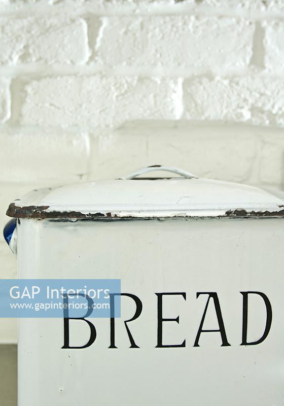 Bread bin detail
