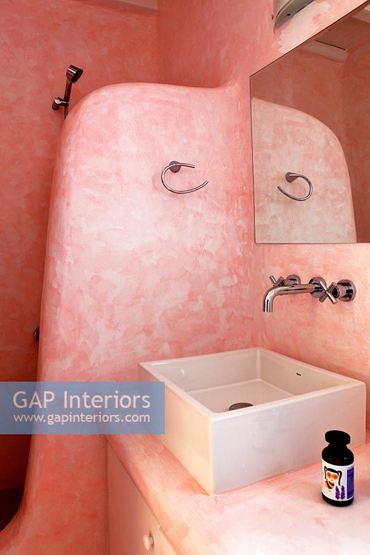 Cycladic pink bathroom 
