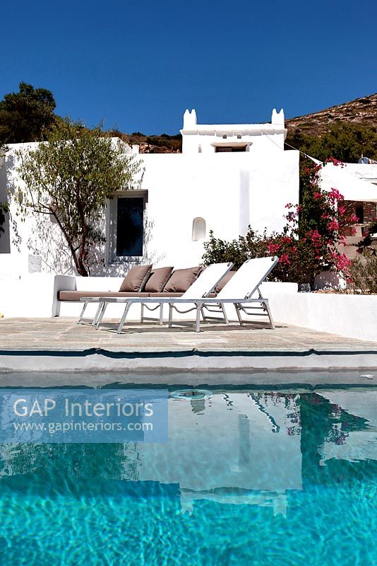 Greek villa with swimming pool 
