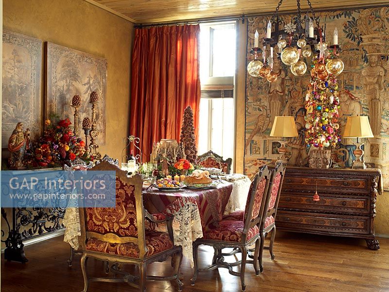 Dining room decorated for Christmas