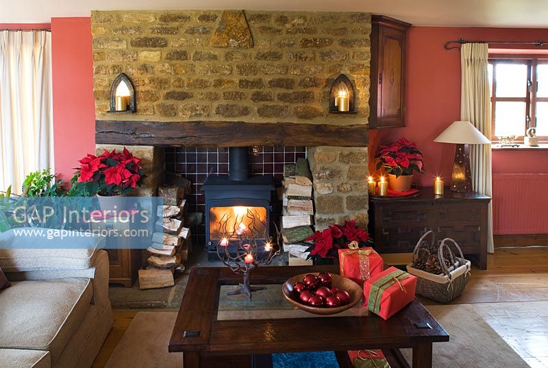Country living room at Christmas