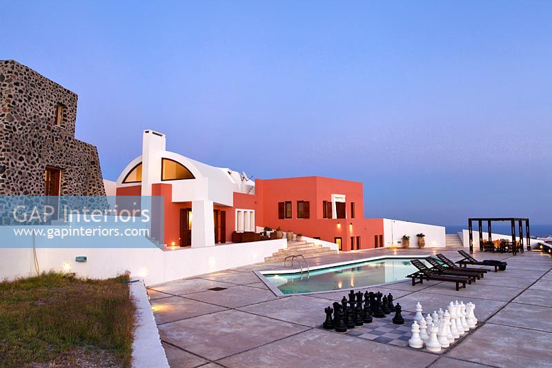 Modern villa and swimming pool
