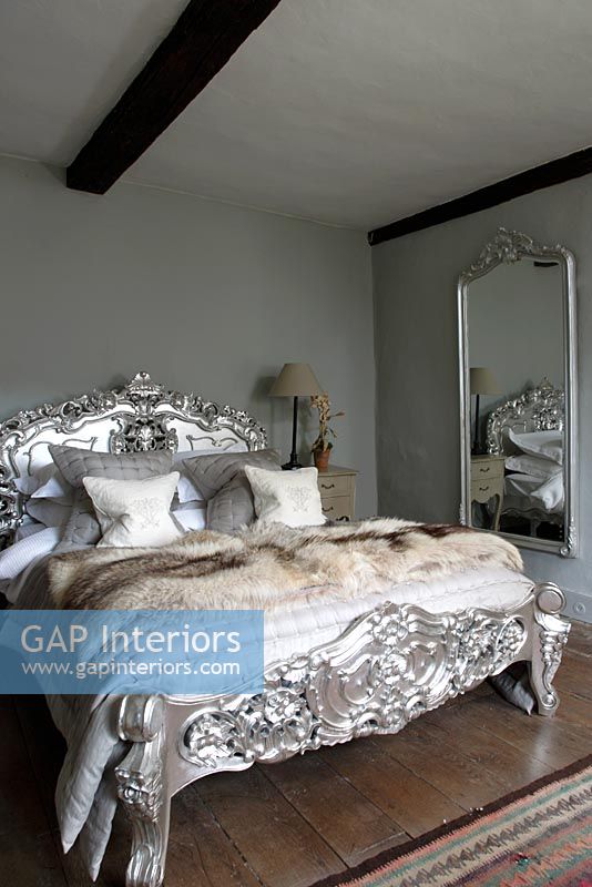 Silver bed