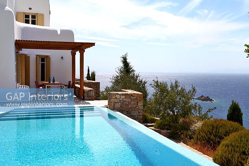 Greek villa and pool with sea view