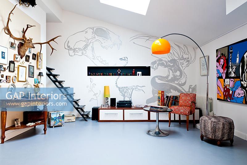 Living room with mural by Pascal Péris