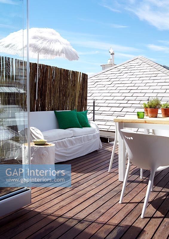 Contemporary roof terrace