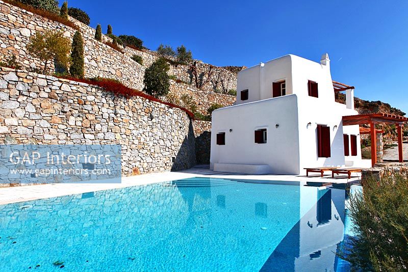 Greek villa and luxury swimming pool 