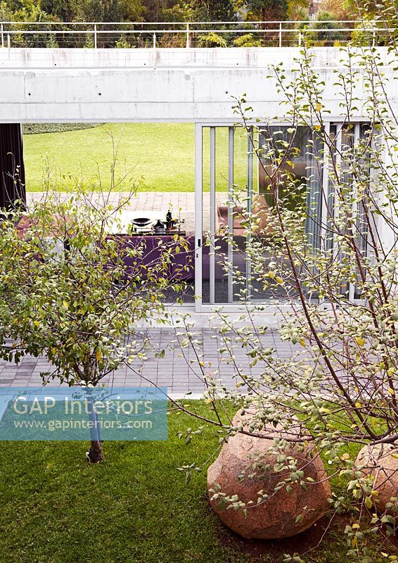 Contemporary house and minimal garden