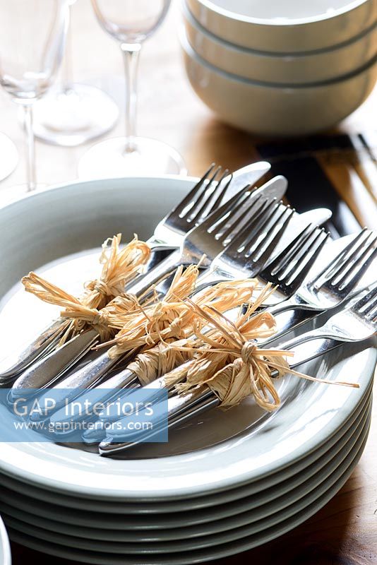 Decorative bows on cutlery