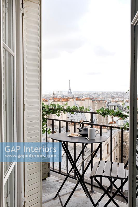 Balcony with Views over Paris