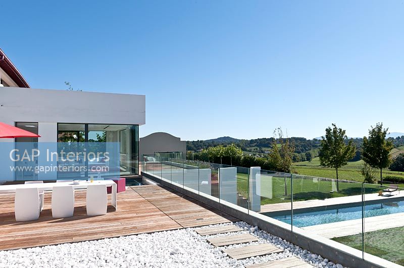 Contemporary house with roof terrace