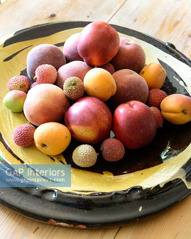 Fresh fruit on patterned platter