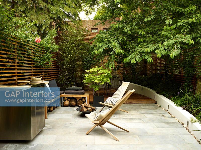 Modern patio garden
