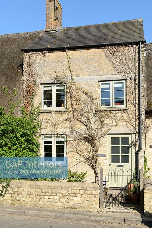 Cotswold stone house