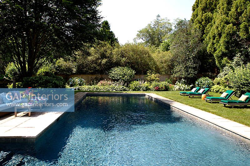 Luxury swimming pool 