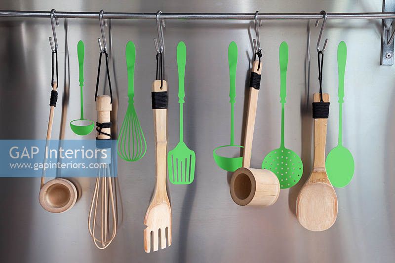 Kitchen utensil storage