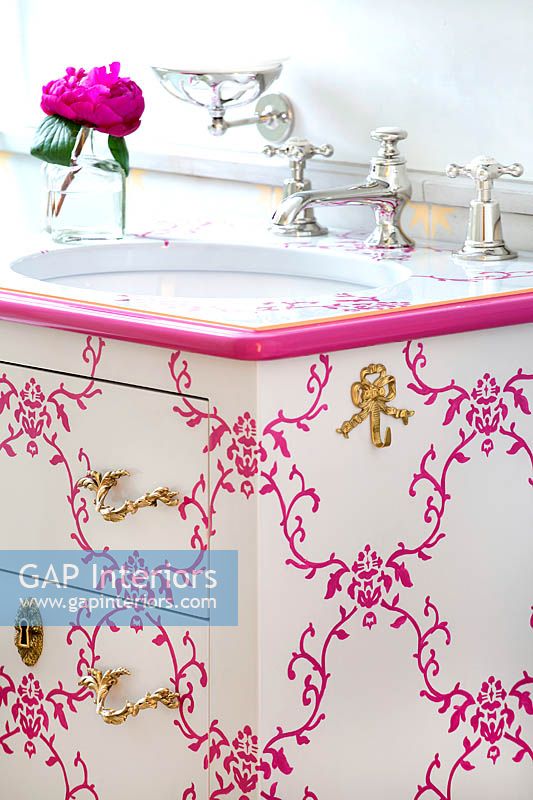 Colourful bathroom cabinet