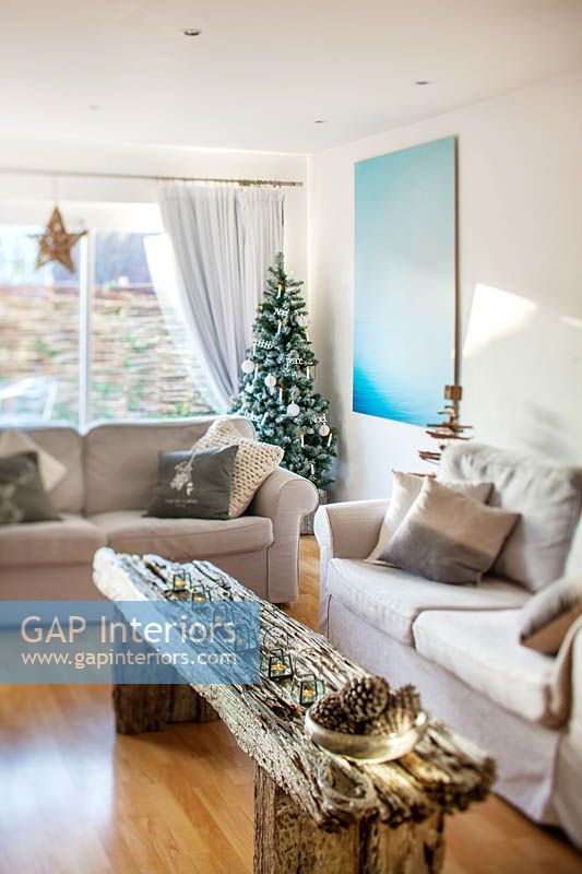 Living room decorated for christmas. Aluminium photograph by Harry Cory Wright
