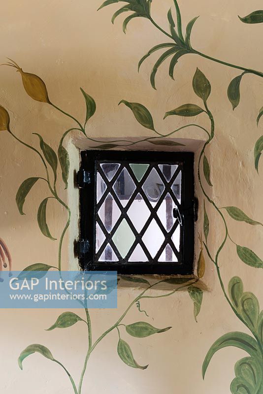 A small window or 'Squint' in the Great Chamber - Cothay Manor