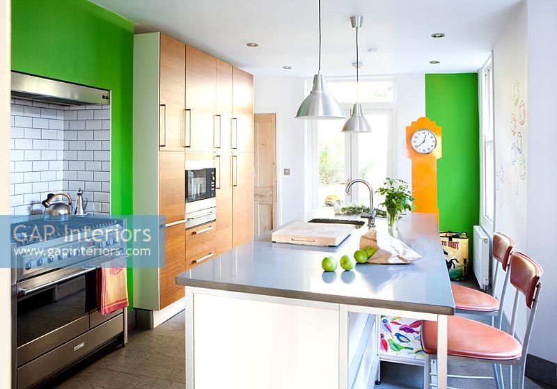 Colourful kitchen with breakfast bar