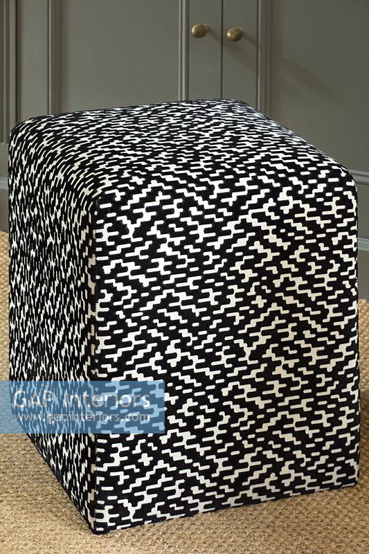 Patterned seat