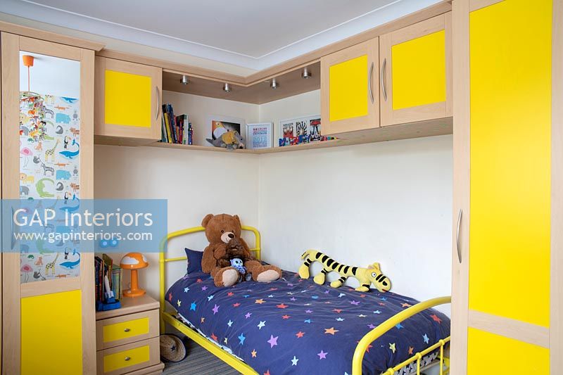 Childrens bedroom with built in storage