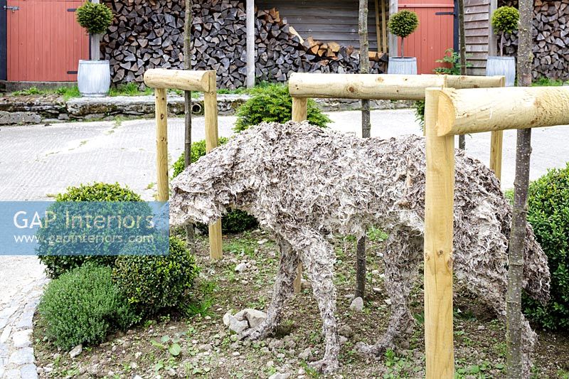 Sculpture of dog