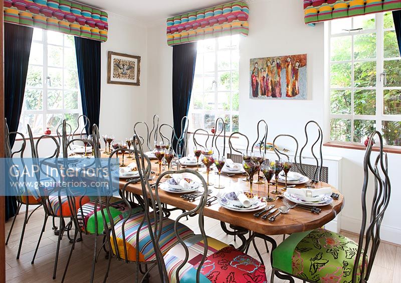 Colourful eclectic dining room 