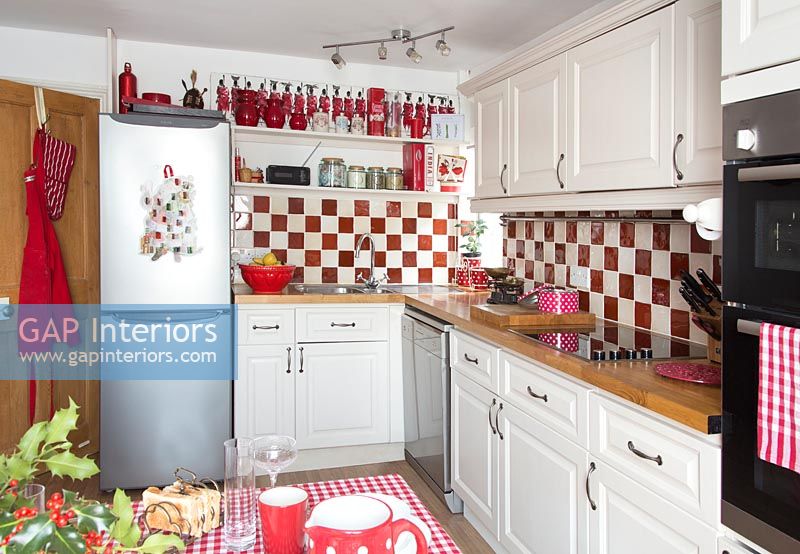 Red and white kitchen 